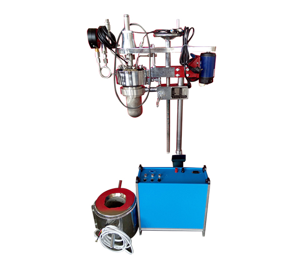 KCFD低壓系列--快開卡環(huán)結(jié)構(gòu)-釜體下落、翻轉(zhuǎn)出料側(cè)面照片